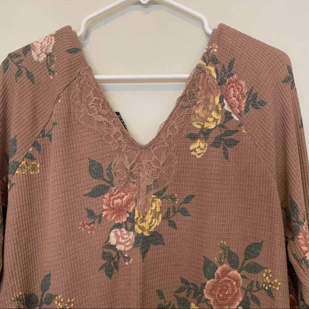 ๐ torrid Waffle Lace Detail Blouse - Picture 10 of 14